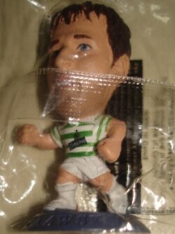 ตุ๊กตาโมเดลนักฟุตบอล ม.ซูรอฟสกี สโมสรเซลติก โครินเธียน ไมโครสตาร์ - Series 15/2006 Blue Base - MC9794 ใหม่ / M.ZURAWSKI CELTIC Football Club Corinthian MicroStars Football Figure - Series 15/2006 Blue Base - MC9794 NEW