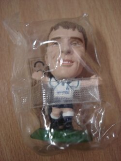 ตุ๊กตาโมเดลนักฟุตบอล ซ.เรบรอฟ สโมสรท็อตแน่ม ฮ็อทสเปอร์ โครินเธียน ไมโครสตาร์ - Series 1/2001 Green Base - MC023 ใหม่ / S.REBROV TOTTENHAM HOTSPUR Football Club Corinthian MicroStars Football Figure - Series 1/2001 Green Base - MC023 NEW