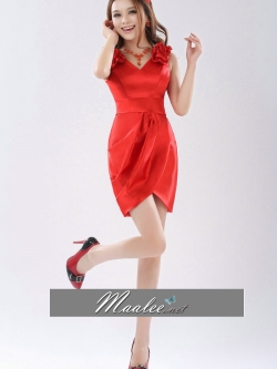 พร้อมเช่า ชุดราตรีสั้น เข้ารูป แต่งดอกไม้ช่วงไหล่ กระโปรงป้ายจับเดรปสวย สีแดง