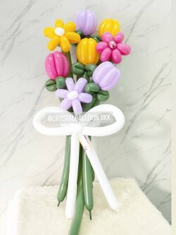 สั่ง Flower Balloon Medium Bouquet ช่อ 8 ดอก พร้อมตกแต่ง สามารถเปลี่ยนสีลูกโป่งได้