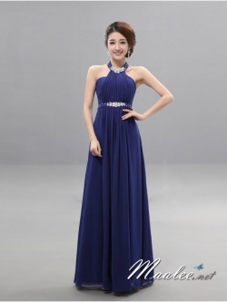 พร้อมเช่า ชุดราตรียาว แบบเกาะอก เพิ่มความเซ็กซี่สไตล์คล้องคอ โชว์หลัง ผ้าชีฟอง แต่งคริสตัลสวยหรู สีน้ำเงิน