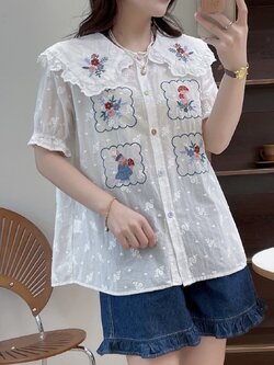 เสื้อคอบัวผ้าลูกไม้ลายปัก