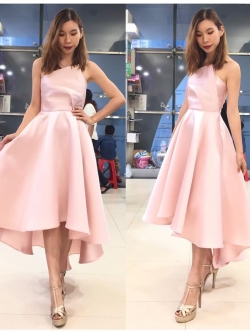 พร้อมเช่า ชุดเดรสเนื้อไหม เกาะอกจับเดรป ชายย้วย หน้าสั้นหลังยาว สีชมพู