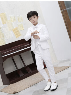 พร้อมเช่า ชุดสูทเด็กชาย สีขาว 2 กระดุม **พร้อมเช่าไซส์ 110,120,130**