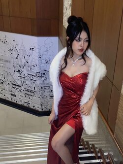 พร้อมเช่า ชุดราตรียาว ชุดเดรส เกาอก กลิตเตอร์สีแดง (เฉพาะ S,M) ไม่มีผ้าคลุม