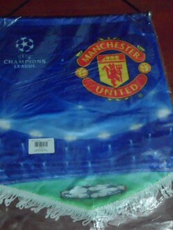 ธงติดกระจก ฟุตบอล สโมสรแมนเชสเตอร์ ยูไนเต็ด - โรงละครแห่งความฝัน ใหม่ / MANCHESTER UNITED Football Club Pennant - THEATRE of DREAMS NEW สำเนา