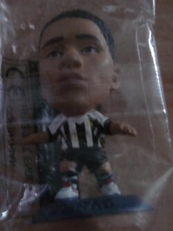 ตุ๊กตาโมเดลนักฟุตบอล จ.เจนาส สโมสรนิวคาสเซิล ยูไนเต็ด โครินเธียน ไมโครสตาร์ - Series 12/2005 Blue Base - MC4286 ใหม่ / J.JENAS NEWCASTLE UNITED Football Club Corinthian MicroStars Football Figure - Series 12/2005 Blue Base - MC4286 NEW