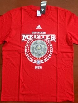 เสื้อที-เชิ๊ต (เสื้อยืดคอกลม) ฟุตบอล ทีมสโมสรบาเยิร์น มิวนิค ชุดที่ระลึก BUNDESLIGA CHAMPIONS 'DEUTSCHER MEISTER' 2013 ใหม่ M-Size / BAYERN MUNICH Football T-Shirt Commemorative Kit BUNDESLIGA CHAMPIONS 'DEUTSCHER MEISTER' 2013 Jersey