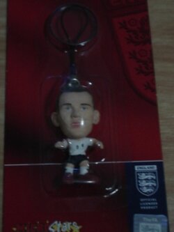 ที่ห้อยโทรศัพท์มือถือ ตุ๊กตาโมเดลนักฟุตบอล ว.รูนี่ย์ ทีมชาติอังกฤษ โครินเธียน ไมโครสตาร์ - 2006 ใหม่ / W.ROONEY ENGLAND National Football Team Corinthian MicroStars Football Figure Phone Charm - 2006 NEW