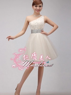 พร้อมเช่า ชุดราตรีสั้น ไหล่เฉียง สีครีม Champagne กระโปรงข่าย ปักเลื่อมช่วงเอว และอก