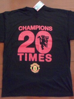 เสื้อที-เชิ๊ต (เสื้อยืดคอกลม) ฟุตบอล ทีมสโมสรแมนเชสเตอร์ ยูไนเต็ด ชุดที่ระลึก 20 TITLES EPL CHAMPIONS ใหม่ M-Size / MANCHESTER UNITED Football T-Shirt Commemorative Kit 20 TITLES EPL CHAMPIONS Jersey NEW M-Size