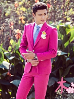 พร้อมเช่า ชุดสูทชาย สี Hot Pink สูท 2 กระดุม ไม่มีกั๊ก