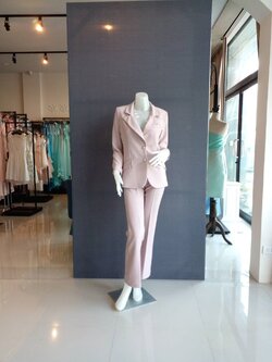 พร้อมเช่า สูทหญิง สูทสีชมพู Nude สองกระดุม