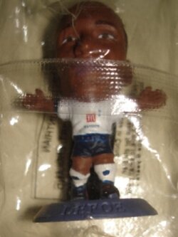 ตุ๊กตาโมเดลนักฟุตบอล จ.เดโฟ สโมสรท็อตแน่ม ฮ็อทสเปอร์ โครินเธียน ไมโครสตาร์ - Series 15/2006 Blue Base - MC9780 ใหม่ / J.DEFOE TOTTENHAM HOTSPUR Football Club Corinthian MicroStars Football Figure - Series 15/2006 Blue Base - MC9780 NEW