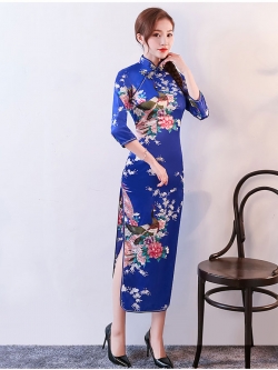 Pre-order กี่เพ้า สีน้ำเงิน แขนสี่ส่วน ลายนกยูง ตัดเย็บอย่างดี