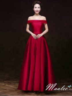 พร้อมเช่า ชุดราตรียาว แบบไหล่ปาด สไตล์วินเทจผ้าไหมดัชเชส กระโปรงทรงA แต่งโบว์2ชั้น ช่วงเอว สีไวน์แดง (เชือกผูกหลัง)