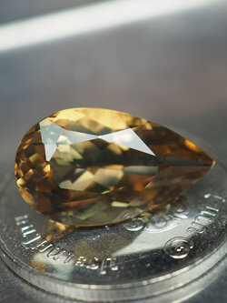 พลอยซิทรินเข้ม 4.50 กะรัตทรงหยดน้ำ