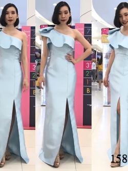 พร้อมเช่า ชุดเดรส ชุดออกงาน ราตรียาว ไหล่เดี่ยว ทรงเก๋ๆ จับจีบรอบแขนขวา กระโปรงหางปลาผ่าหน้า สีฟ้า