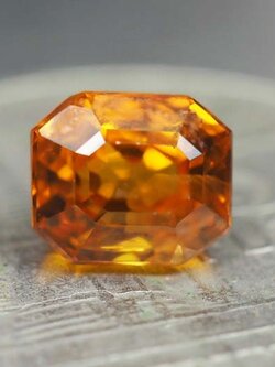 พลอยบุษราคัมบางกะจะ 1.03 กะรัตพร้อมใบเซอร์ (0902)