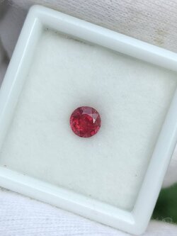 ทับทิมสีแดง 0.75 กะรัต