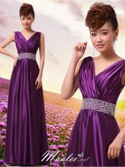 พร้อมเช่า ชุดราตรียาว สีม่วง กระโปรงผ้าซาติน ปักเลื่อมสวยหรู