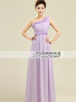 พร้อมเช่า ชุดราตรียาว ไหล่เดียว สีม่วง Lavender จับเดรปหน้าอก แต่งดอกไม้ตลอดช่วงอกและเอว