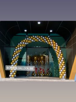 Organic Backdrop ซุ้มโค้ง เปิดงาน ขนาด กว้าง 4.5 เมตร สูง 3.5 เมตร Theme สีเงินโครเมี่ยม-ทองโครเมี่ยม พร้อมตกแต่ง สามารถเปลี่ยนสีลูกโป่งได้