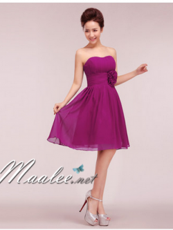 พร้อมเช่า ชุดราตรีสั้น แบบเกาะอก ผ้าชีฟอง ช่วงอกอัดพลีท แต่งดอกที่เอว สีม่วง