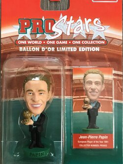ตุ๊กตาโมเดลนักฟุตบอล ฌอง-ปิแอร์ ปาแปง สโมสรโอลิมปิก มาร์กเซย โครินเธียน โปรสตาร์ - Ballon d'Or Limited Edition Series ใหม่ / JEAN-PIERRE PAPIN OLYMPIQUE de MARSEILLE Football Club Corinthian ProStars Football Figure - Ballon d'Or Limited Edition