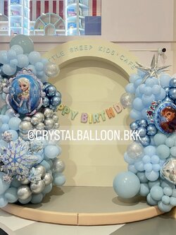 Organic Backdrop วันเกิดเด็ก Theme Frozen ขนาด 2.5X2 พร้อมตกแต่ง (ราคายังไม่รวมฉาก) สามารถเปลี่ยนสีลูกโป่ง/เปลี่ยนฟอยล์ตกแต่งได้