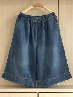 กางเกงยีนส์ขาสามส่วน