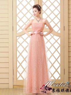 พร้อมเช่า ชุดราตรียาว เกาะอก ผ้าลูกไม้คลุมผ้าตาข่าย แต่งโบว์และคริสตัลช่วงเอว สีชมพู (เชือกผูก)