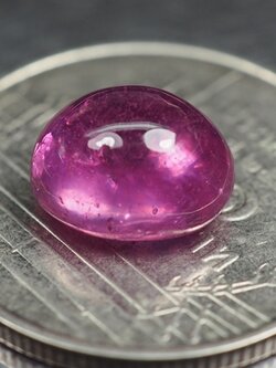 พลอยทับทิมสีชมพูอมแดง 3.50 กะรัตหลังเบี้ย (0804)