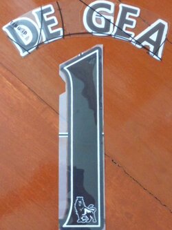 ชุดชื่อและเบอร์ติดเสื้อฟุตบอล #1 เด เคอา สโมสรแมนเชสเตอร์ ยูไนเต็ด (ชุดเยือน EPL 2011/13) PLAYER SIZE ใหม่ / #1 DE GEA MANCHESTER UNITED Football Club (Away EPL 2011/13) PLAYER SIZE Name and Number Set NEW