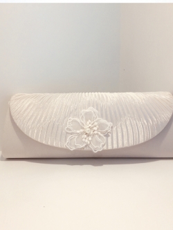 พร้อมส่ง Evening Clutch กระเป๋าออกงาน สีขาว แต่งลูกไม้