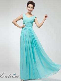 พร้อมเช่า ชุดราตรียาว แขนกุด สีฟ้าอ่อน อกอัดพลีทตลอดจนถึงช่วงเอว (เชือกผูกหลัง)