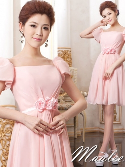 พร้อมเช่า ชุดราตรีสั้น สีชมพูหวาน แขนตุ๊กตามีโบว์ ผ้าชีฟอง แบบสวยหวาน เพิ่มดอกช่วงเอว (เชือกผูกหลัง)