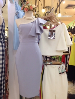 พร้อมส่ง ชุดออกงาน ไหล่เดียว แต่งระบาย สีเทา ใส่ได้ทั้งงานเช้า งานเย็น