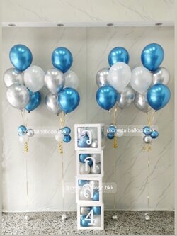 ลูกโป่ง เปิดงาน กล่องใส ขนาด 12" ติดตัวอักษร 4 กล่อง พร้อม ช่อลูกโป่ง ช่อ 5 ลูก 4 ช่อ พร้อมตกแต่ง สามารถเปลี่ยนสีลูกโป่ง/เปลี่ยนข้อความได้