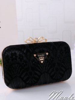 พร้อมส่ง Evening Clutch กระเป๋าออกงาน Emido ทรงสี่เหลี่ยม แบบลูกไม้เรียบหรู สีดำ จุกเปิดเก๋ๆรูปโบว์มีเพชร มาพร้อมสายสะพายยาว