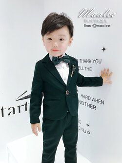 พร้อมเช่า ชุดสูทเด็กชาย สีเขียว เท่ๆแบบสากล **พร้อมเช่าไซส์ 120 ,130 , 140 , 160 **