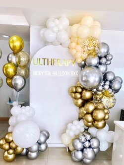 Organic Backdrop ฉาก U คว่ำ Theme ทอง-เงิน พร้อม ช่อลูกโป่ง ช่อ 7 ลูก 1 ช่อ พร้อมตกแต่ง สามารถเปลี่ยนสีลูกโป่ง/เปลี่ยนข้อความได้