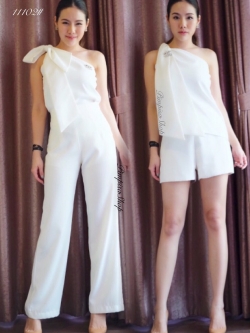 พร้อมส่ง เสื้ออกงาน แบบเรียบหรู สีขาว ผูกโบว์ไหล่ได้หลายแบบ (ไม่รวมกางเกง)