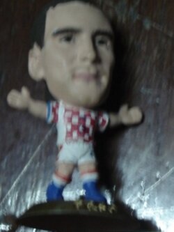 ตุ๊กตาโมเดลนักฟุตบอล ด.แปร์กโซ่ ทีมชาติโครเอเชีย โครินเธียน ไมโครสตาร์ - Series 13/2006 Gold Base - MC5684 ใหม่ / D.PRSO CROATIA National Football Team Corinthian MicroStars Football Figure - Series 13/2006 Gold Base - MC5684 NEW