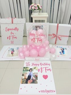 Surprise Box กล่องเซอร์ไพรส์วันเกิด โทนสี ชมพู พร้อมตกแต่ง สามารถใส่รูปได้ 4 ใบ สามารถเปลี่ยนสีลูกโป่ง/เปลี่ยนข้อความได้