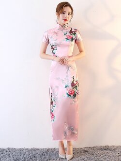 Pre-order กี่เพ้า สีชมพู แขนสั้น ลายนกยูง ตัดเย็บอย่างดี