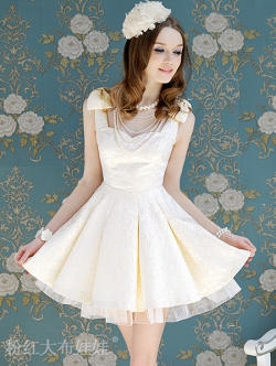 พร้อมเช่า ชุดราตรีสั้น แขนกุด สีครีม สวยเก๋แบบ Vintage แต่งโบว์ที่ไหล่ กระโปรงจับจีบทรง A (เหลือเฉพาะไซส์ S , M) **ชุดจริงดูรูปชุดล่างสุด**