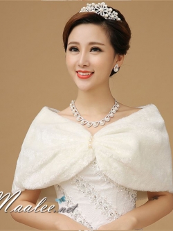 ผ้าคลุม ขนสัตว์ แต่งมุก 3 เม็ด สีขาว