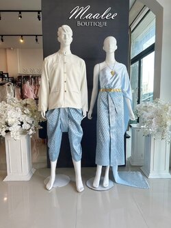 เช่า ชุดไทย ชุดเพื่อนเจ้าสาว ชุดไทยผ้าถุงสีฟ้าเทาเงิน สไบสีฟ้า