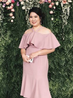 พร้อมเช่า ชุดราตรีสั้น สำหรับสาวอวบ ปาดไหล่ สีชมพู Nude กระโปรงระบายสวย